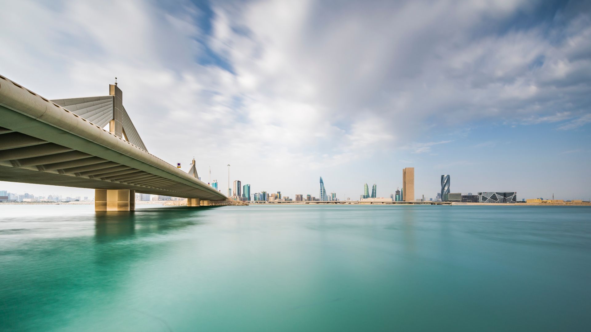 Manama, Bahreïn, pont de Muharraq et ville de Manama
